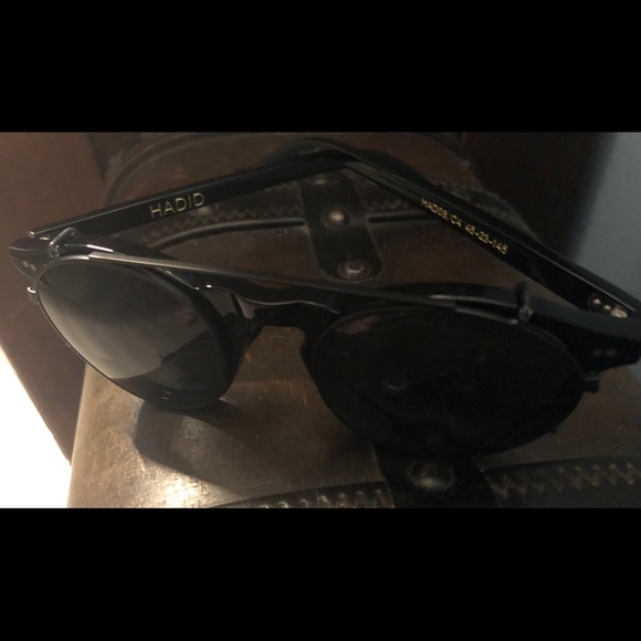 DESIGNED BY HADID!!! NWT BLACK SUNGLASSES.